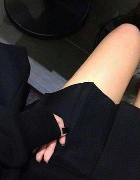 【黑岩故事会】老公资助的贫困生穿我礼服上台表演小说阅读