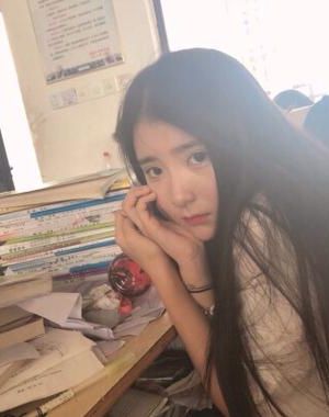 穿成向导，被六个顶级哨兵盯上了作者：岁朝小说阅读